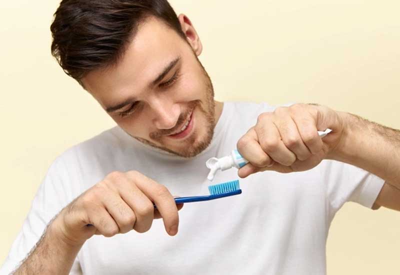 Trong quá trình điều trị sâu răng cần lưu ý vệ sinh răng miệng đều đặn