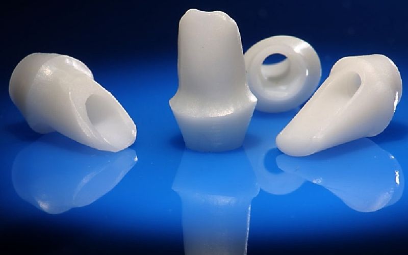 Chất liệu sứ Zirconia rất phổ biến trong chế tác răng sứ