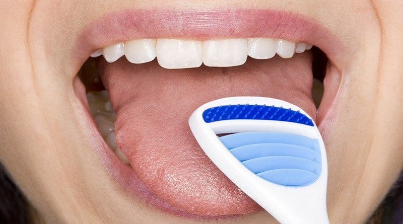 Vệ sinh lưỡi mỗi ngày là cách hiệu quả để đẩy lùi tình trạng hôi miệng