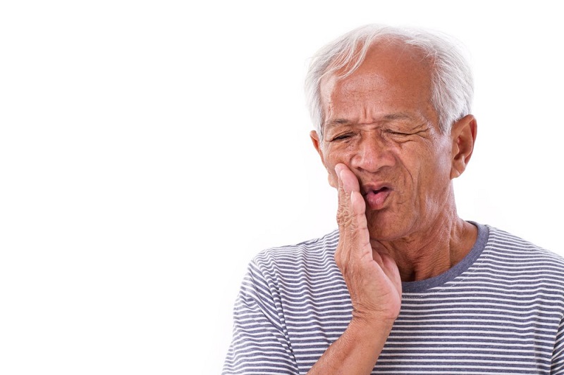 Người cao tuổi là đối tượng có nguy cơ cao gặp phải các bệnh lý về răng miệng