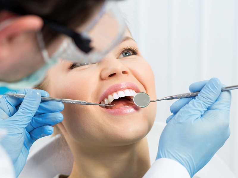 Bạn nên lựa chọn làm răng thẩm mỹ tại địa chỉ nha khoa uy tín để đảm bảo hiệu quả tối ưu