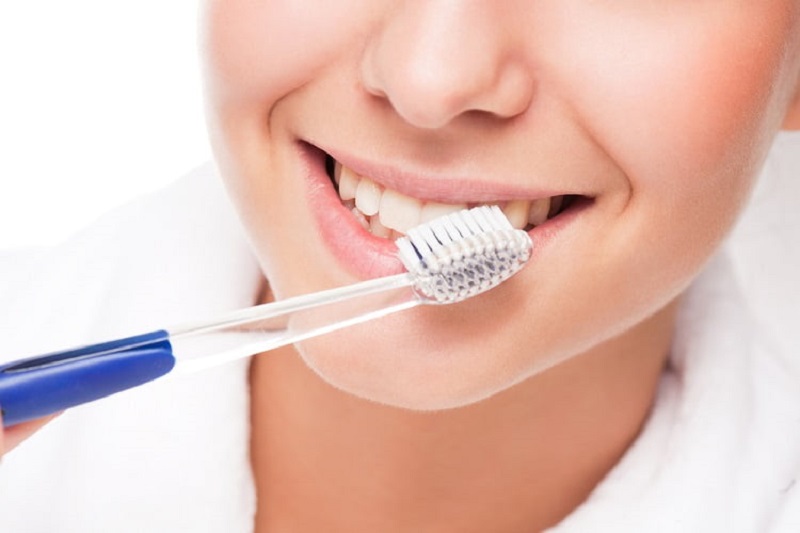 Vệ sinh răng miệng sạch sẽ là biện pháp giúp khắc phục hiệu quả tình trạng viêm lợi