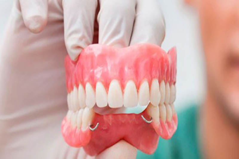 Trồng răng giả có đau không còn phụ thuộc vào phương pháp tác động