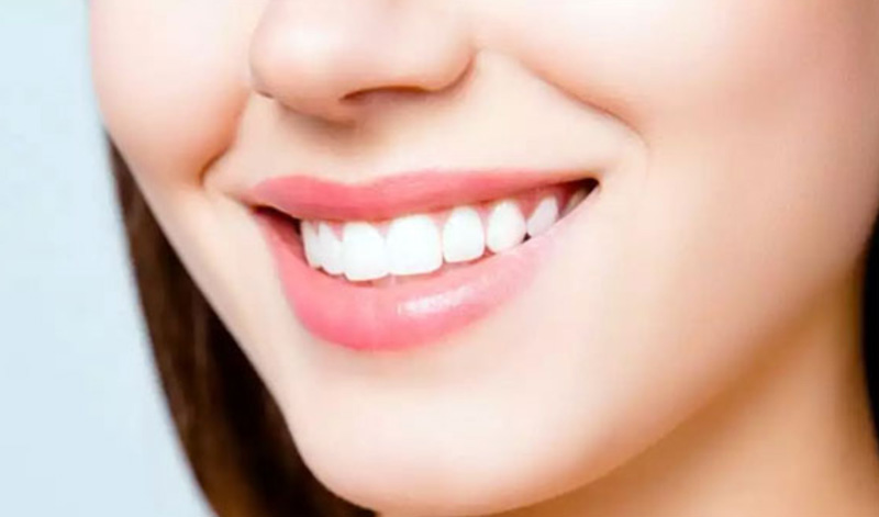 Chăm sóc răng miệng thường xuyên để hàm răng khỏe đẹp, giúp bạn luôn tự tin